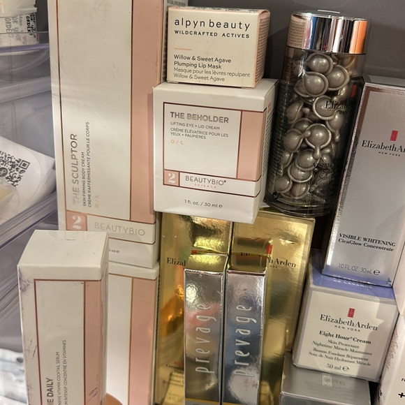 SKINCARE Mystery box full of goodies! - Picture 11 of 11